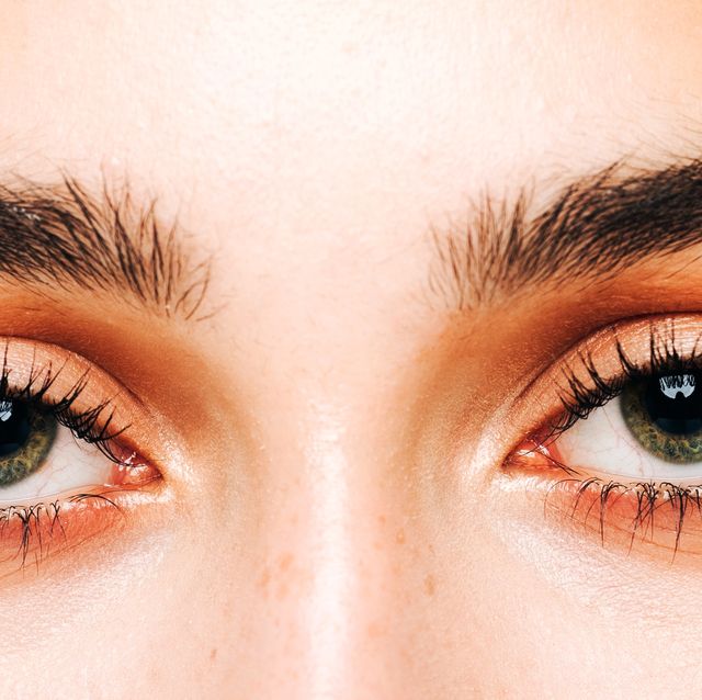How to Pluck Your Own Eyebrows, According to the Pros