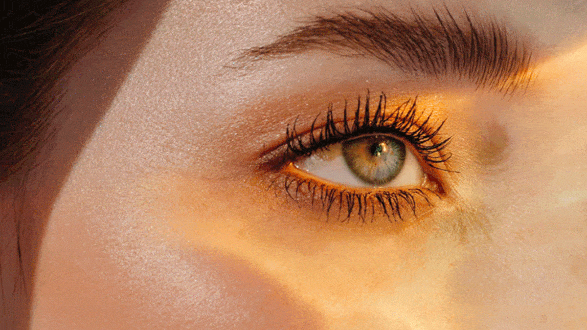 Do Eyelash Extensions Hurt? Here's Why and How to Fix It