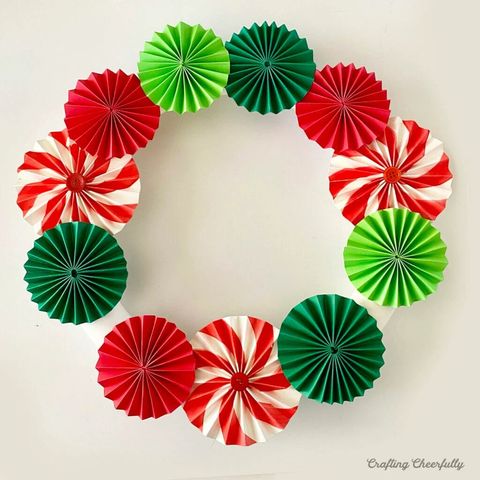 christmas wreath ideas  peppermint paper christmas wreath