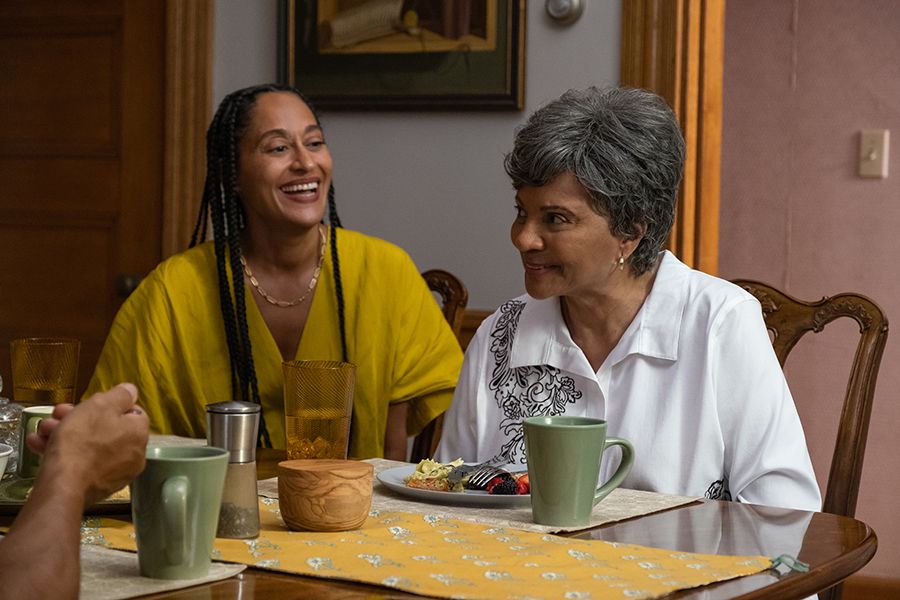 tracee ellis ross stars as lisa and leslie uggams as her mother agnes in writerdirector cord jeffersons american fictionan orion pictures release photo credit claire folger orion releasing llc all rights reserved