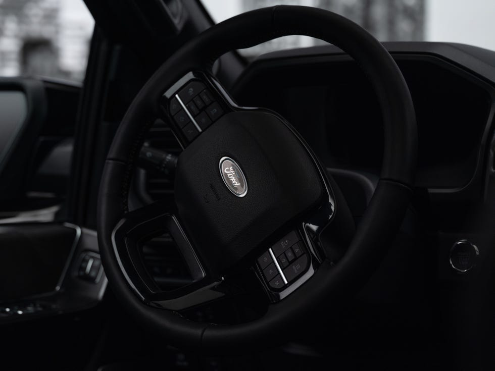 2024 Ford F-150 Lightning Platinum Black 2024 ford f150 lightning platinum black