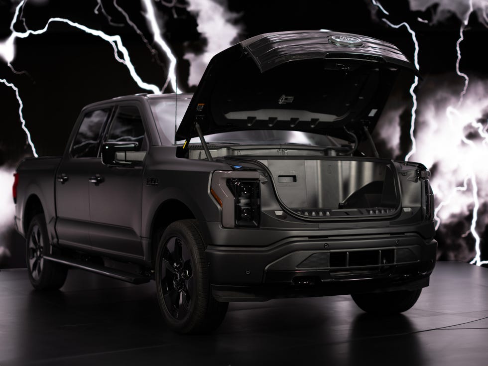 2024 ford f150 lightning platinum black