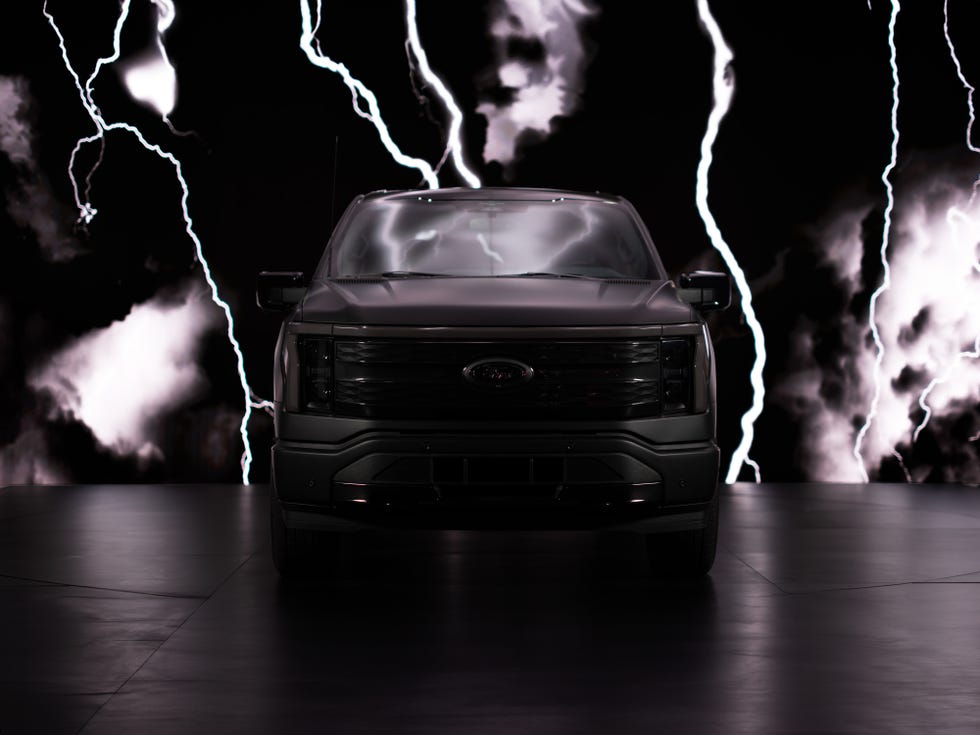 2024 ford f150 lightning platinum black