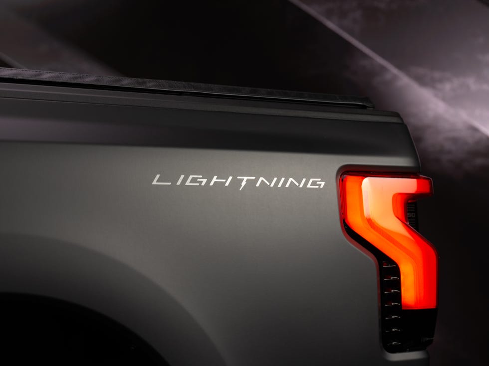 2024 ford f150 lightning platinum black