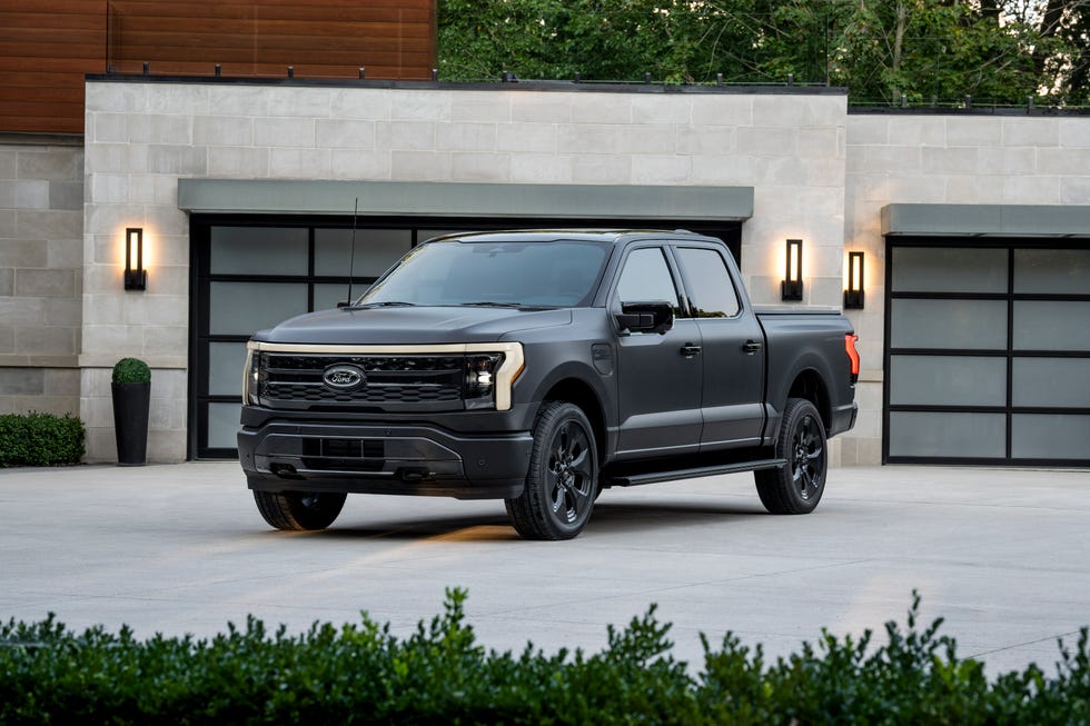 2024 ford f150 lightning platinum black