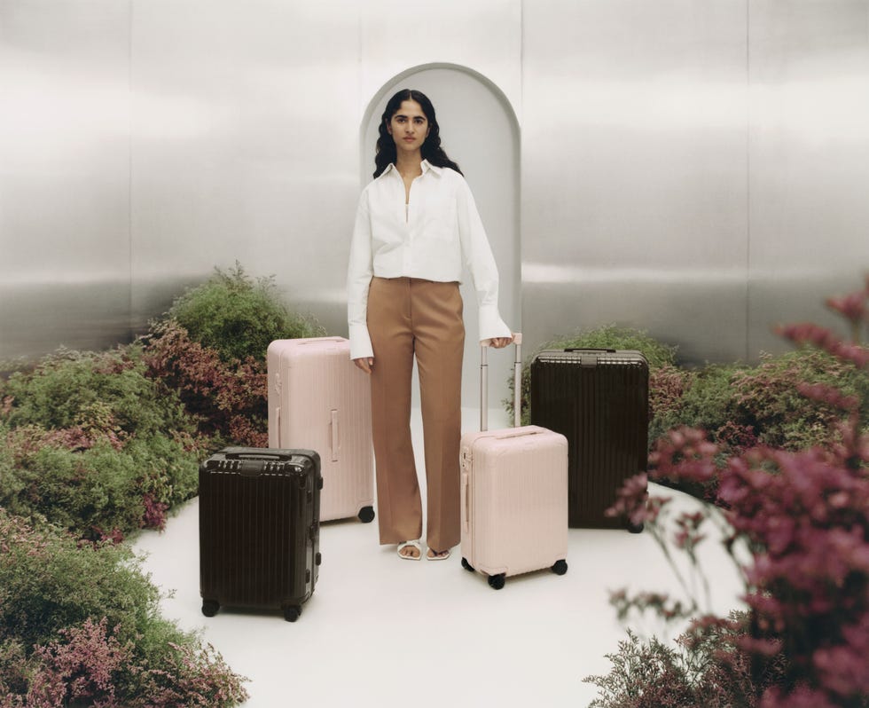 RIMOWA on X: Urban retreats with the new RIMOWA Essential Cabin in  Cactus.⁣ ⁣ ⁣ Visit  to discover the newest  collection.⁣ ⁣⁣ ⁣#RIMOWA #RIMOWAcolours  / X