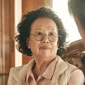 羅文姬在《如蝶翩翩》飾演「沈德出」朴仁煥的妻子崔海南