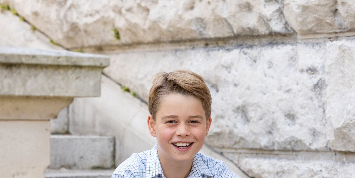 Prince William and Kate Middleton release a new photo of Prince George on his 10th birthday