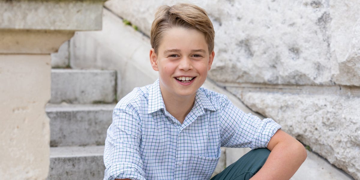 Prince William and Kate Middleton release a new photo of Prince George on his 10th birthday