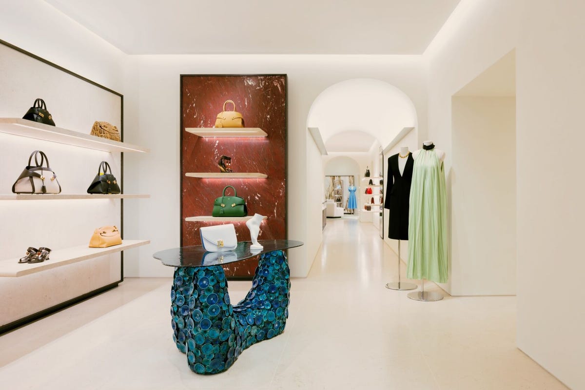 Nuove Boutique Milano: negozio Ferragamo da visitare Design Week