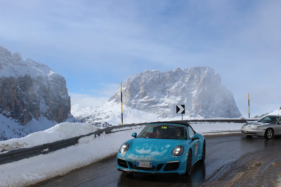 Auto storiche tra le Dolomiti: siamo stati alla WinteRace