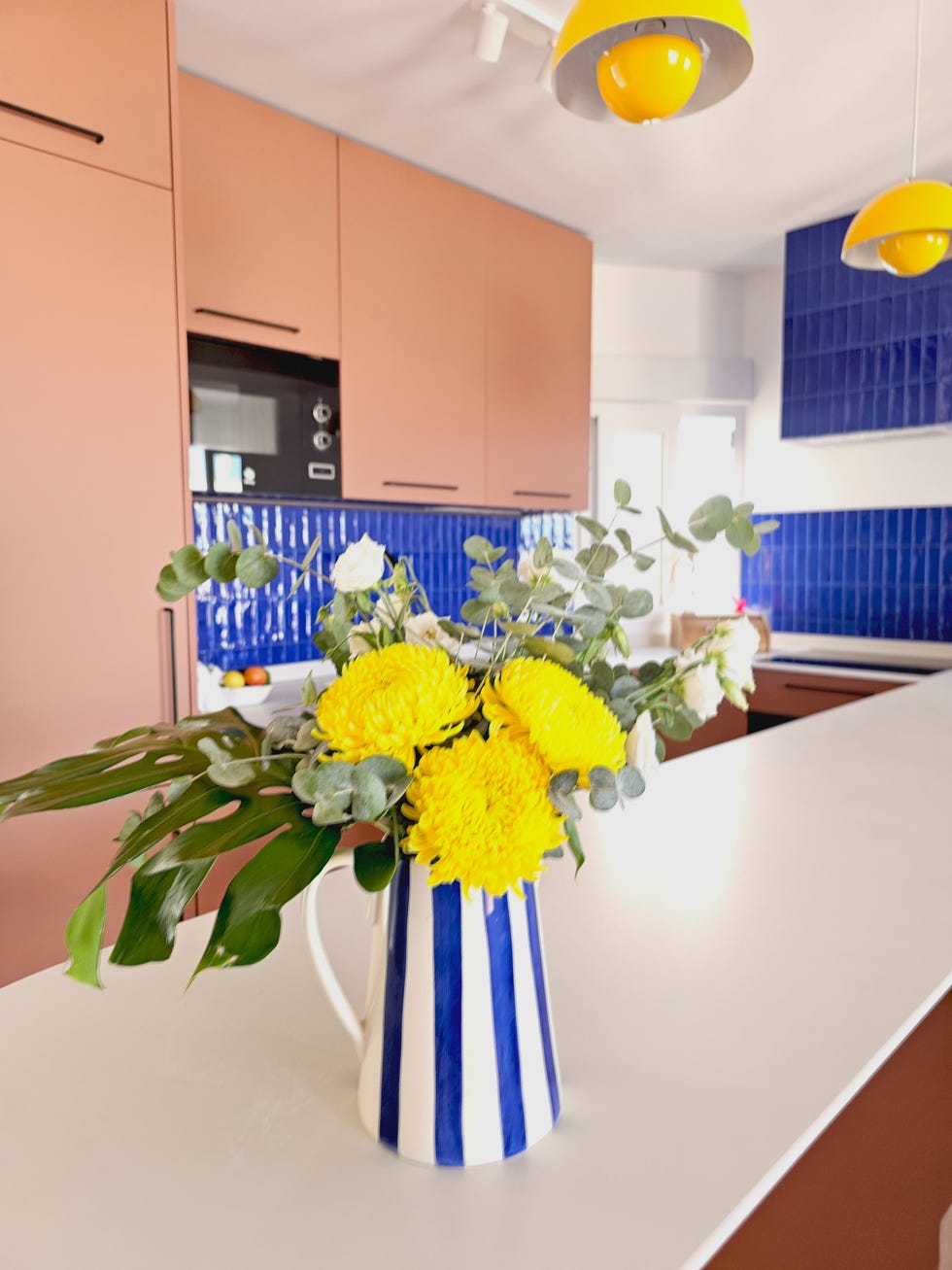 la reforma de una casa con terraza en madrid para la actriz ana villa con un diseño divertido de fabuloso estudio