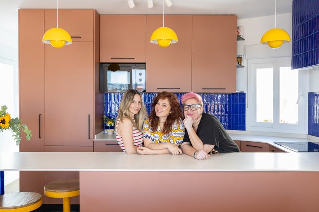 la reforma de una casa con terraza en madrid para la actriz ana villa con un diseño divertido de fabuloso estudio