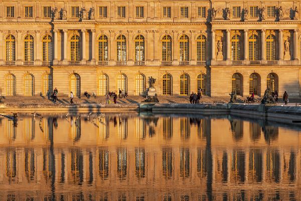 Reflection, Building, Architecture, Palace, Water, Facade, Column, Reflecting pool, Classical architecture, Symmetry, 