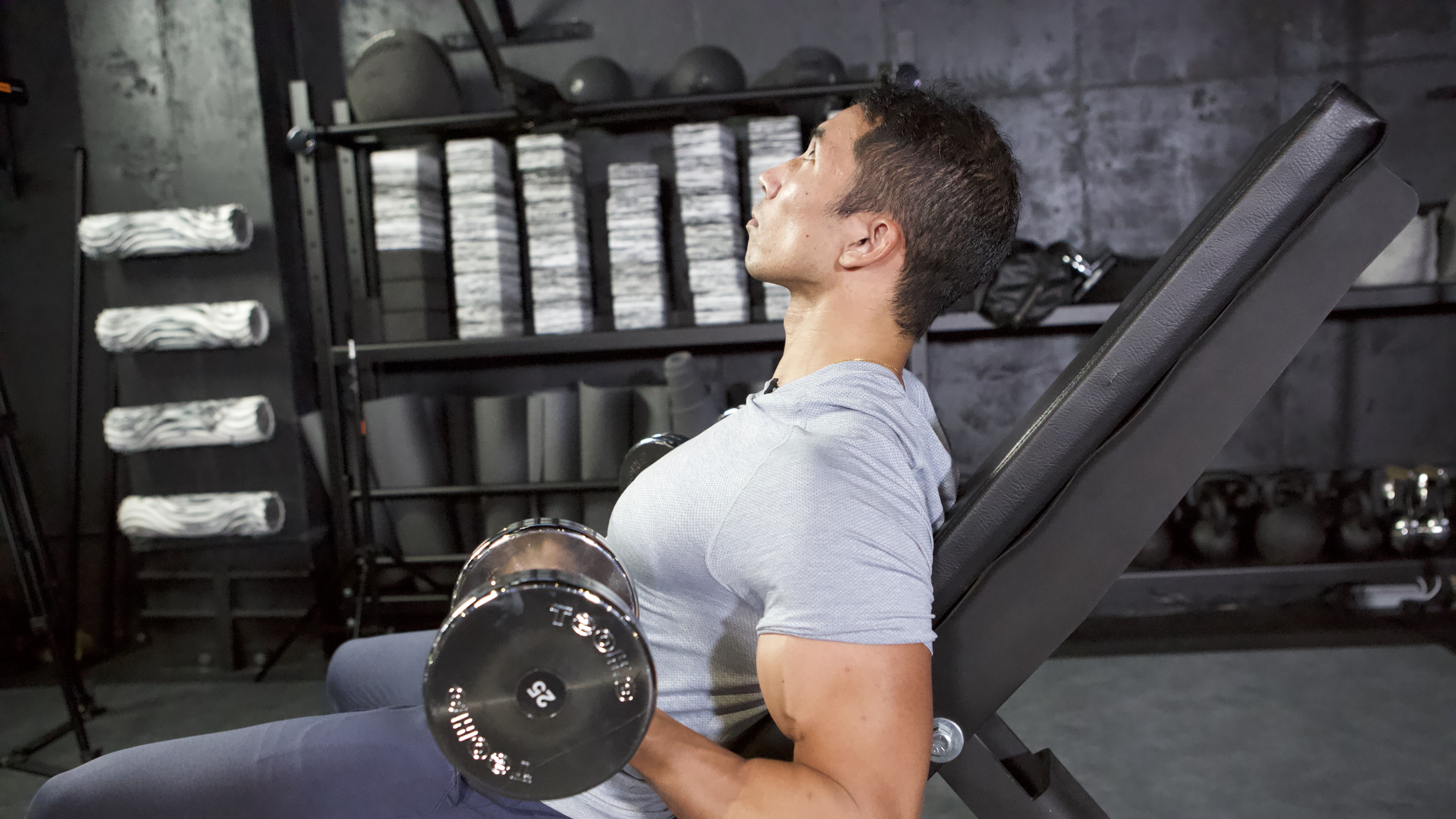 Dumbbell reverse curl instructions and video