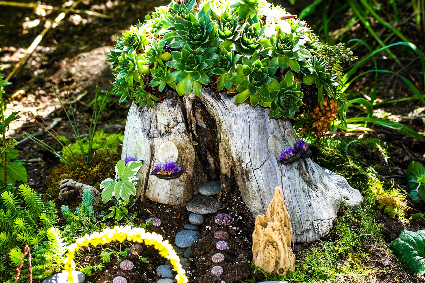 25 DIY Fairy Garden Ideas - How to Make a Miniature Fairy Garden