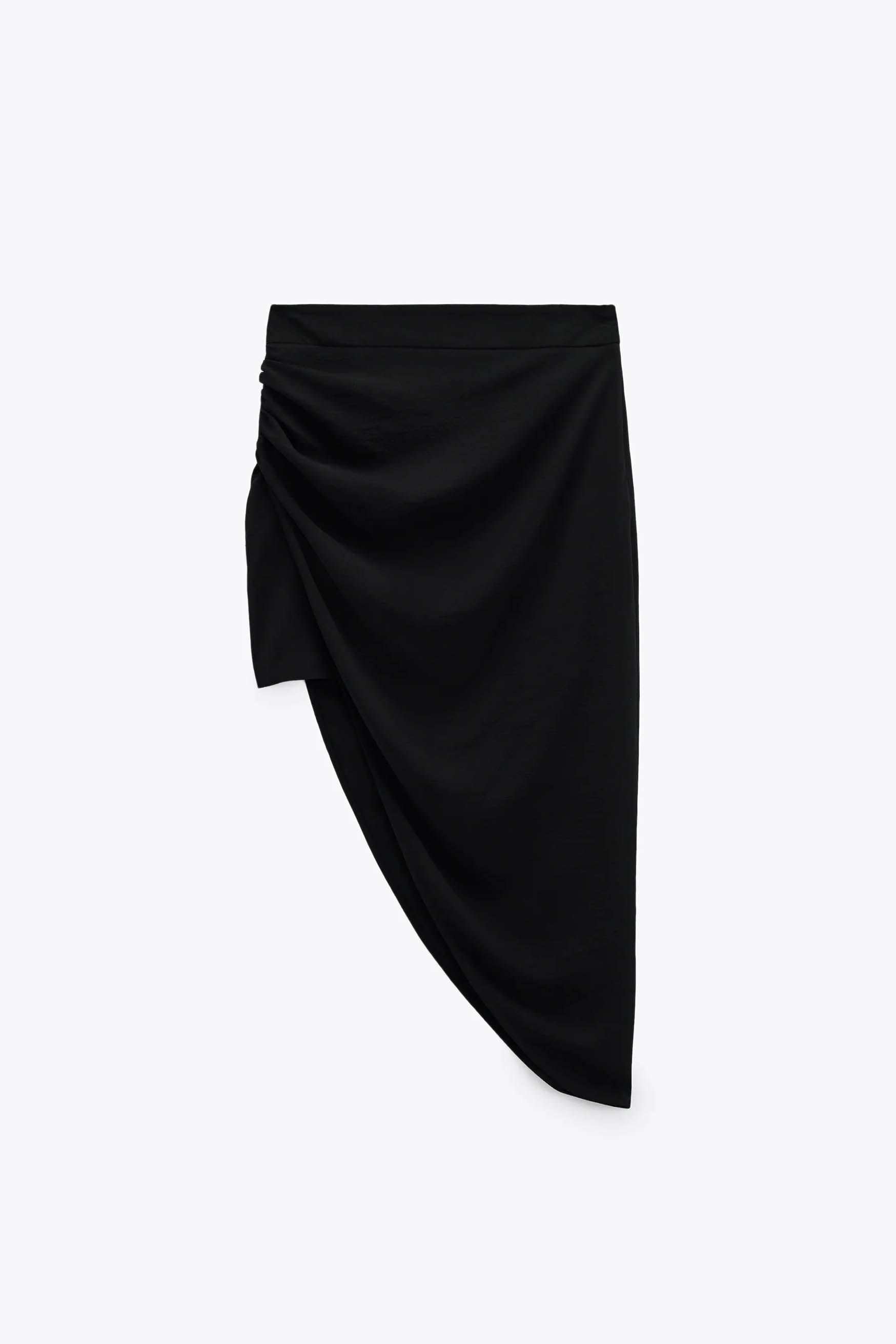 La infalible falda negra  Larga, midi o corta: nadie lleva la