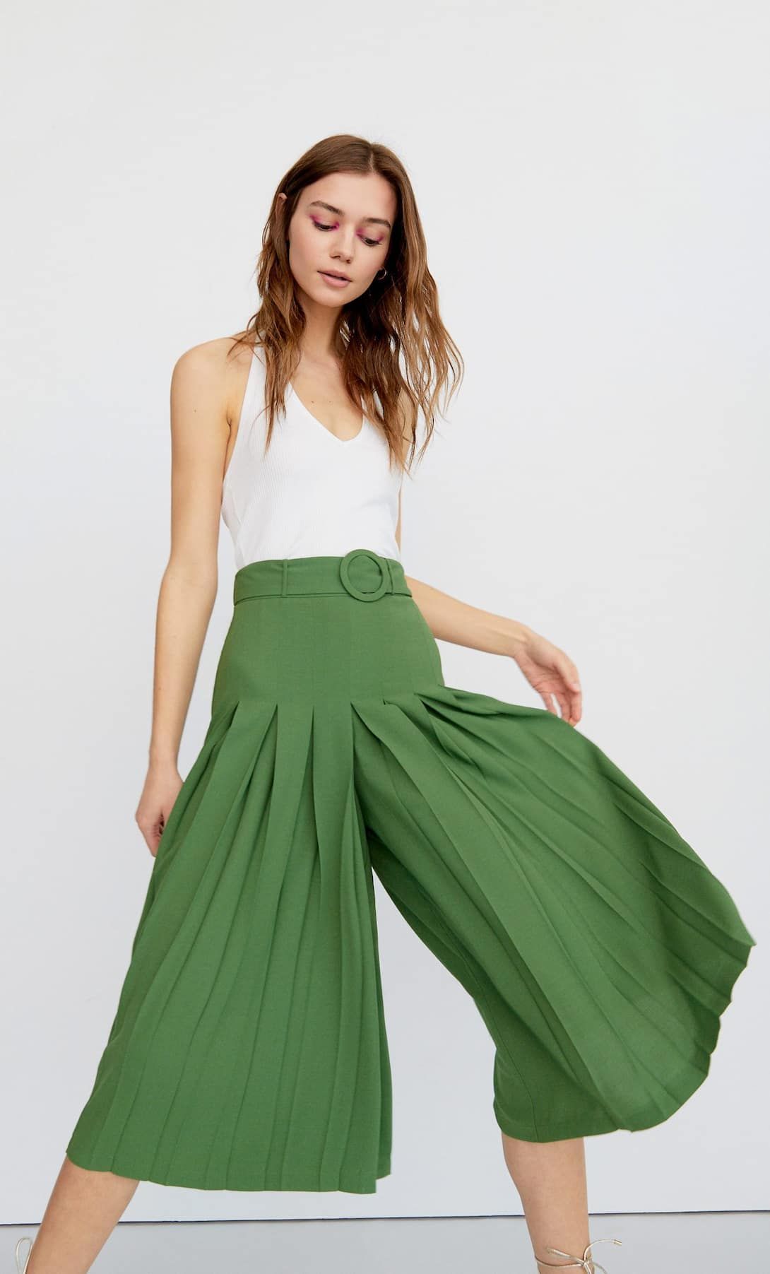 Esta falda pantalón plisada Zara promete quitarle primer puesto en ventas vestidos y monos largos