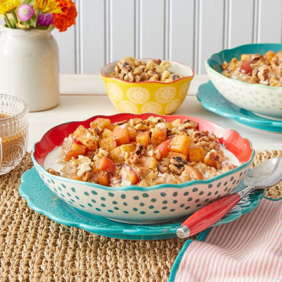 fall breakfast apple cinnamon oatmeal