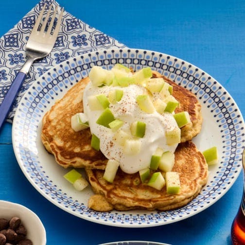 fall breakfast apple cinnamon pancakes