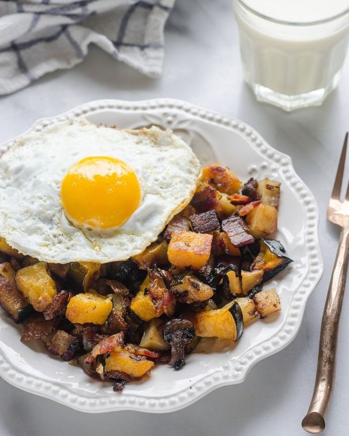 roasted squash and bacon hash with fried egg