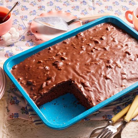chocolate wacky cake in blue pan