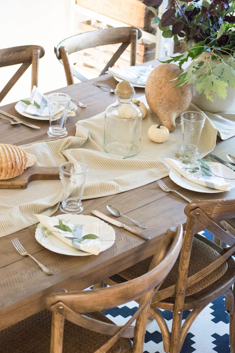 Table, Furniture, Brunch, Chair, Tablecloth, Room, Dining room, Breakfast, Coffee table, Linens, 