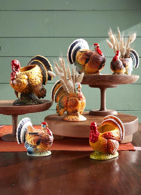 a cluster of turkey vases makes for a fun and clever holiday centerpiece
