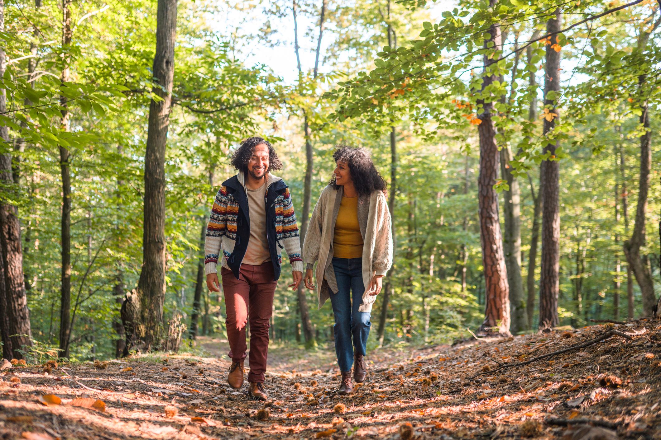 55 Fall Date Ideas and Cozy, Romantic Activities For 2023 Couples