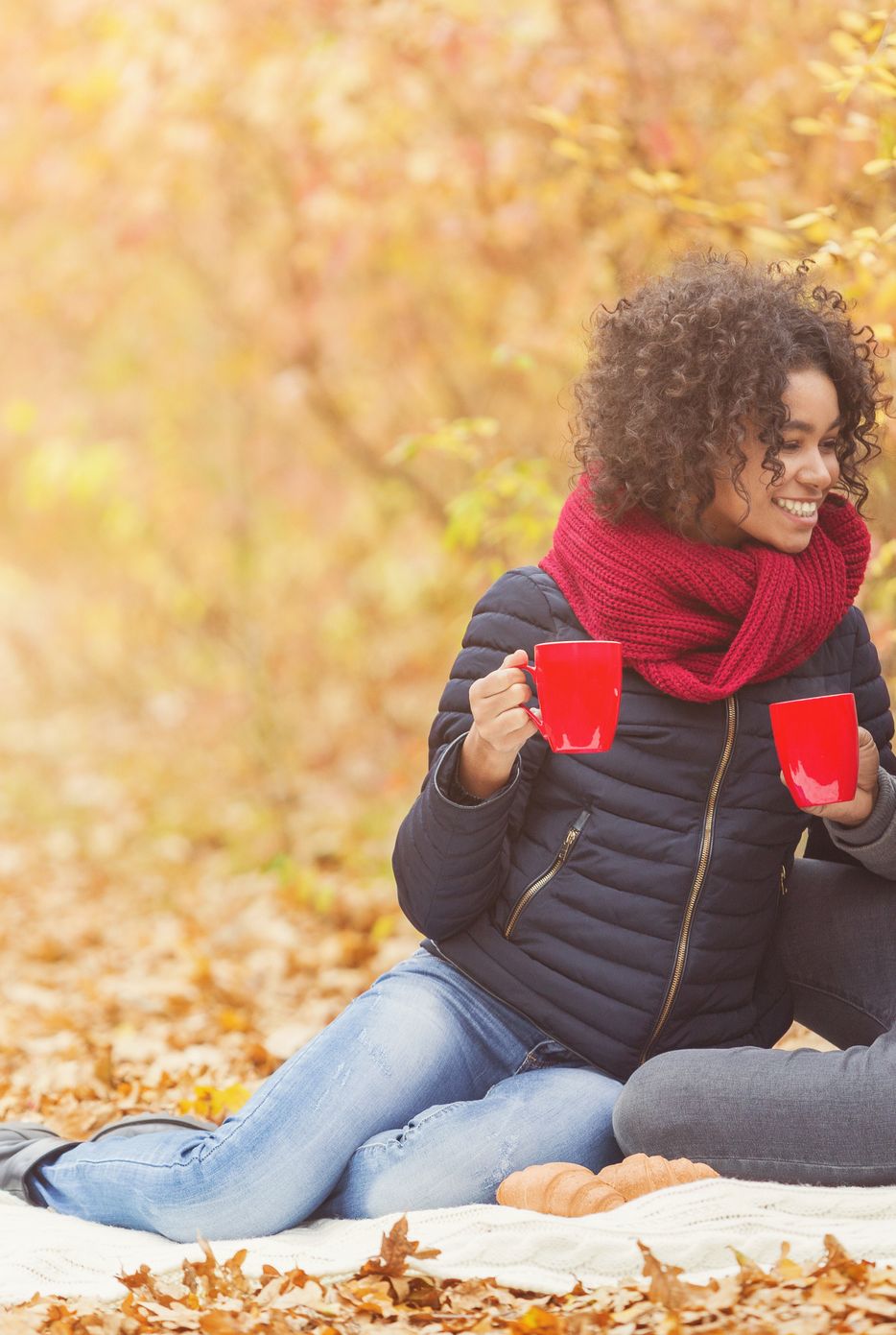 40 Best Fall Date Ideas - Fun Autumn Date Ideas for Couples