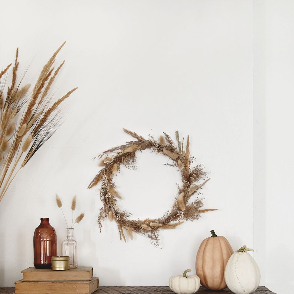 fall decor ideas dried grass wreath