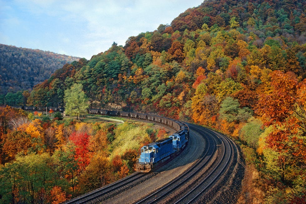 fall foliage train rides horseshoe curve