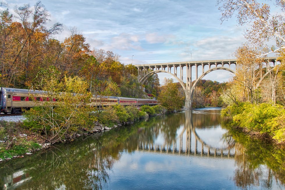 fall foliage train rides cuyahoga valley scenic railroad