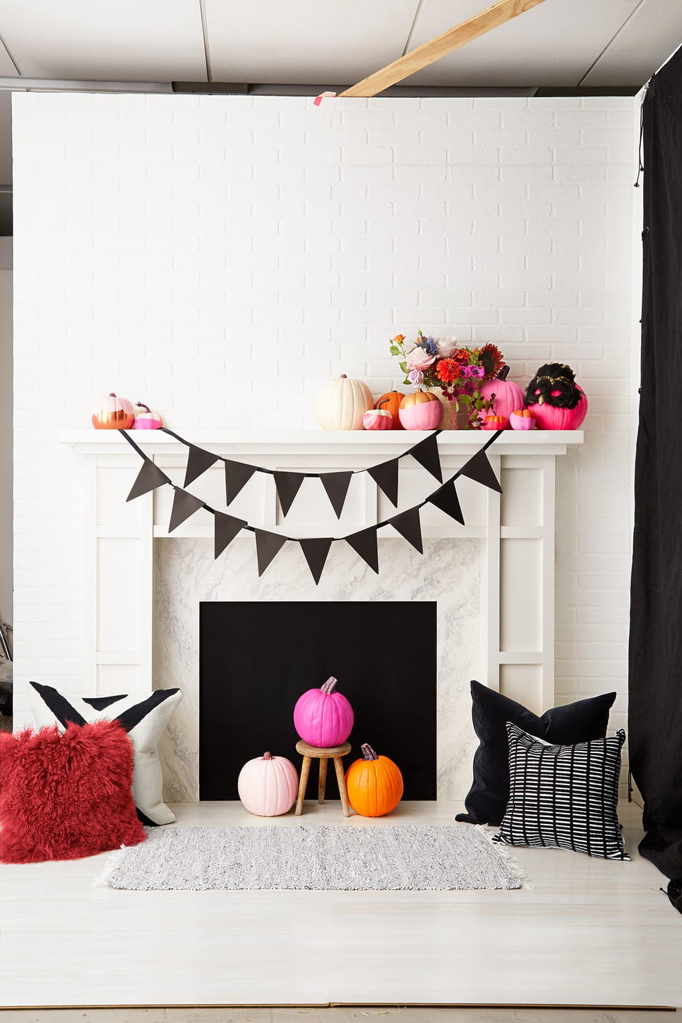 fall mantel decor ideas, halloween mantel