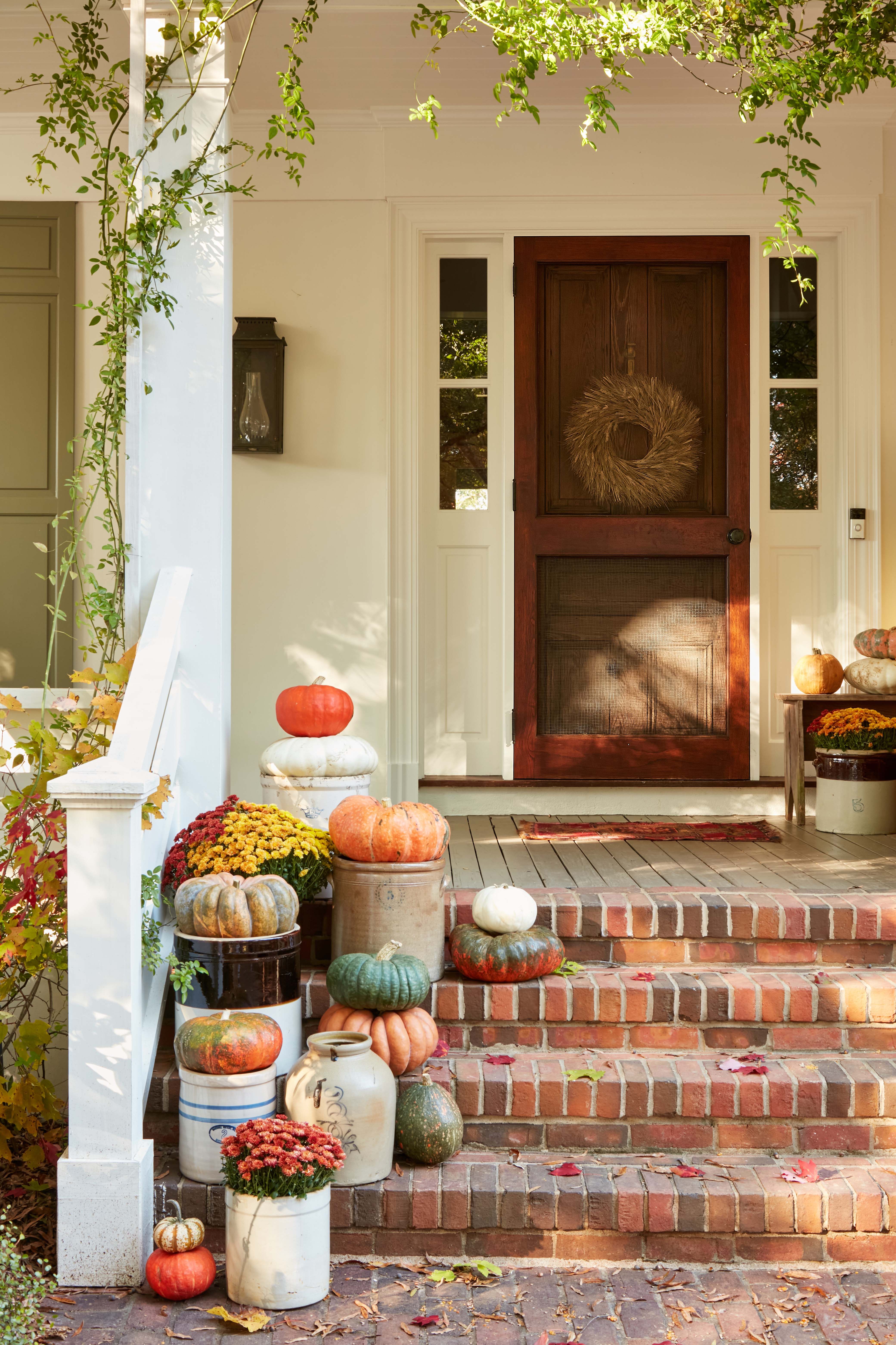 40 Best Fall Porch Decorating Ideas