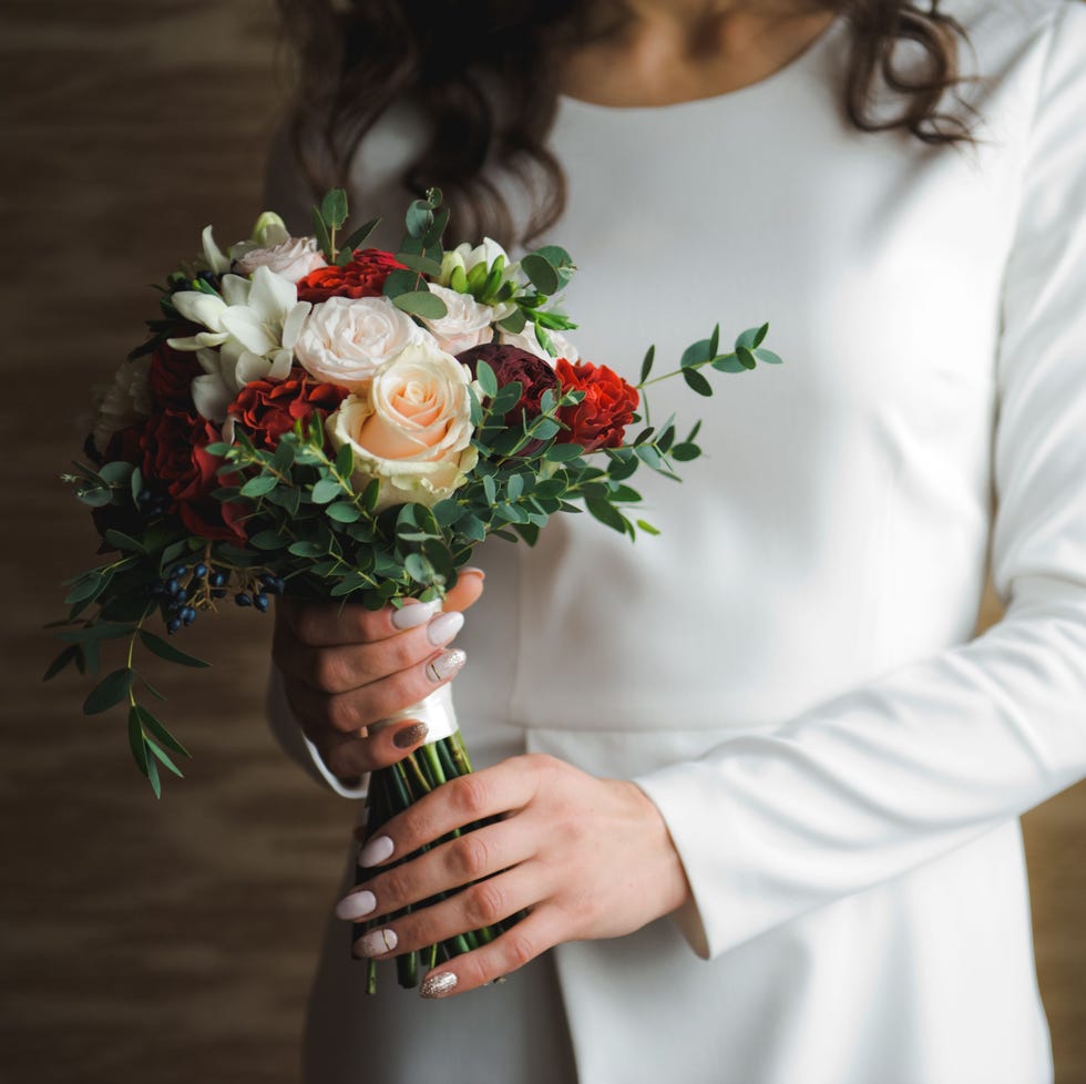 fall wedding bouquets brick red