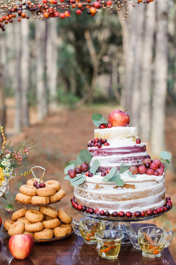 fall wedding cakes fruits