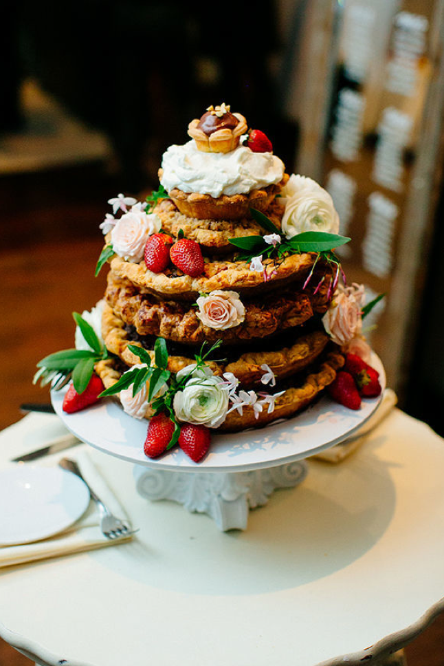 fall wedding cakes pie tower