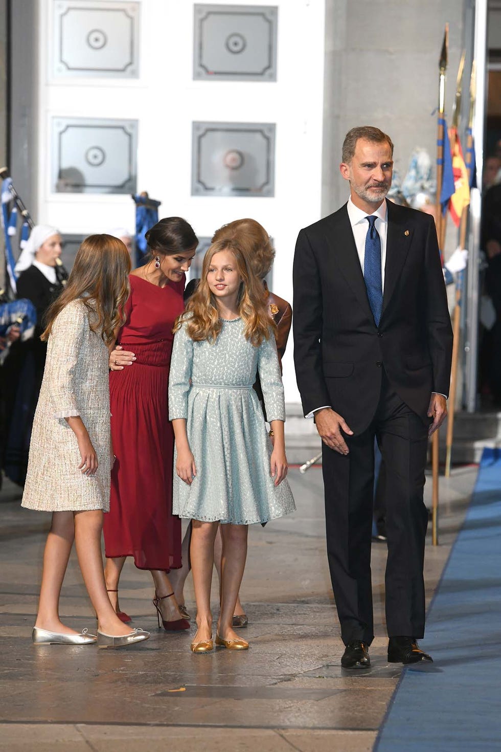 Doña Letizia y la reina Sofía se funden en un abrazo
