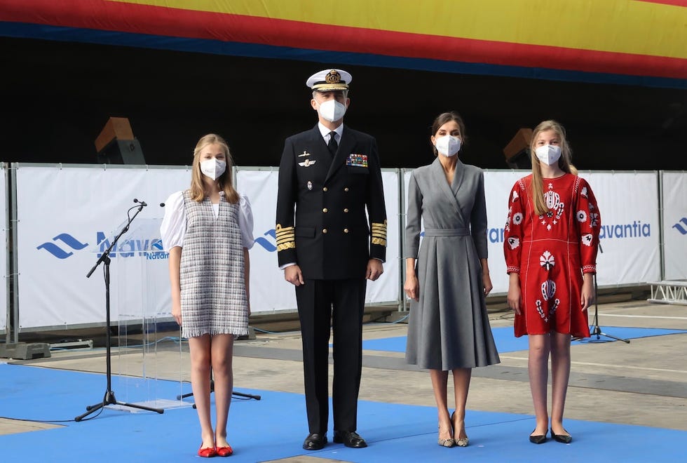 reyes felipe vi y letizia con sus hijas en cartagena