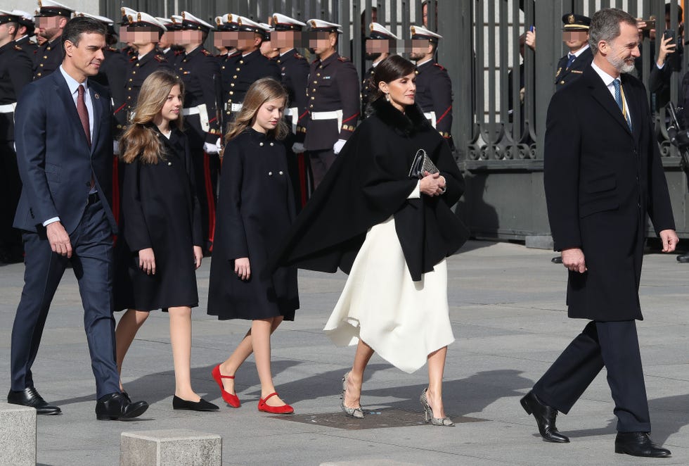 LOS REYES DE ESPAÑA Y SUS HIJAS LLEGAN PARA DAR INICIO A LA XIV LEGISLATURA