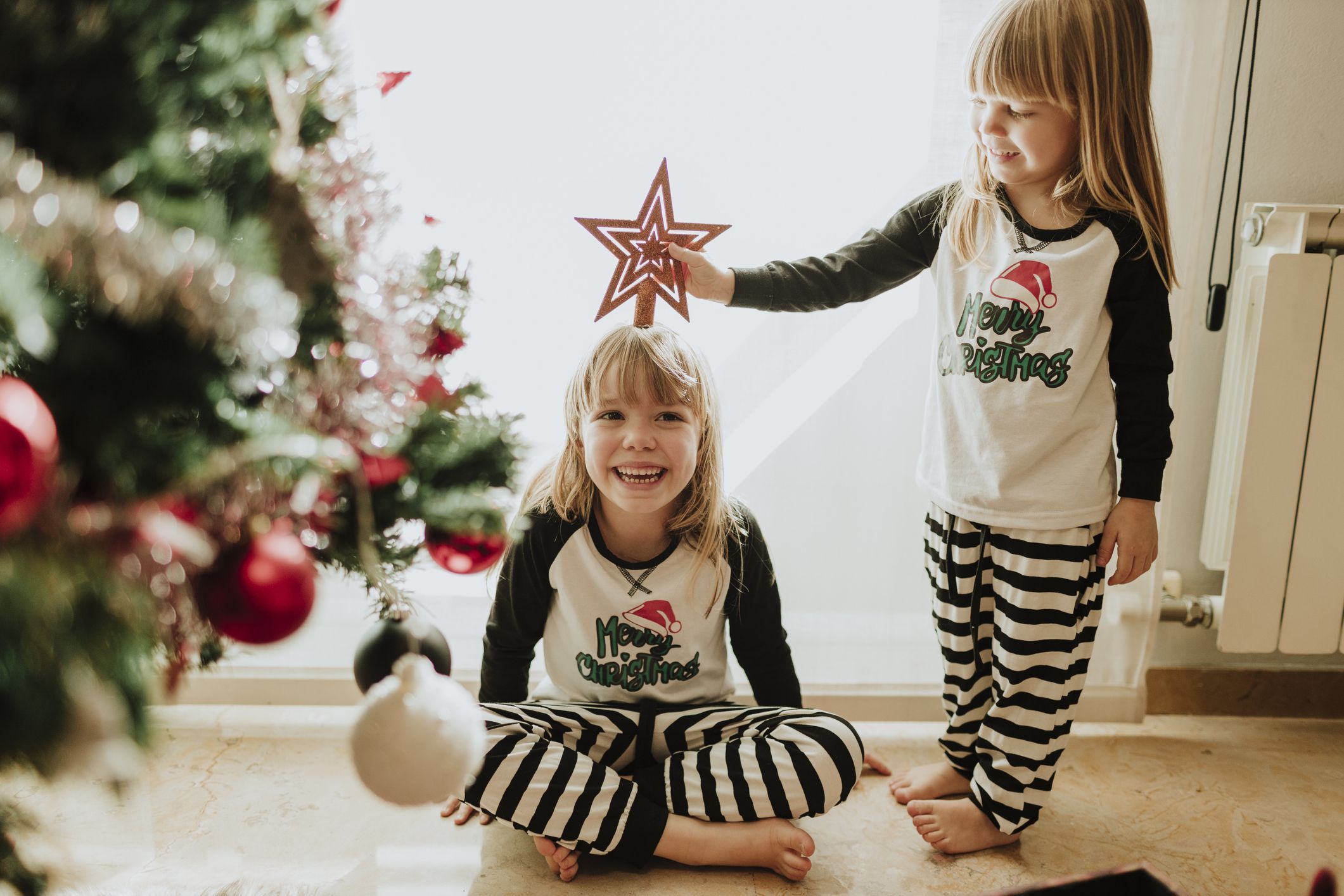 10 Ideas To Pose For a Family Christmas Pictures Indoor : Keep the Memories  Forever - Family Christmas Pajamas By Jenny