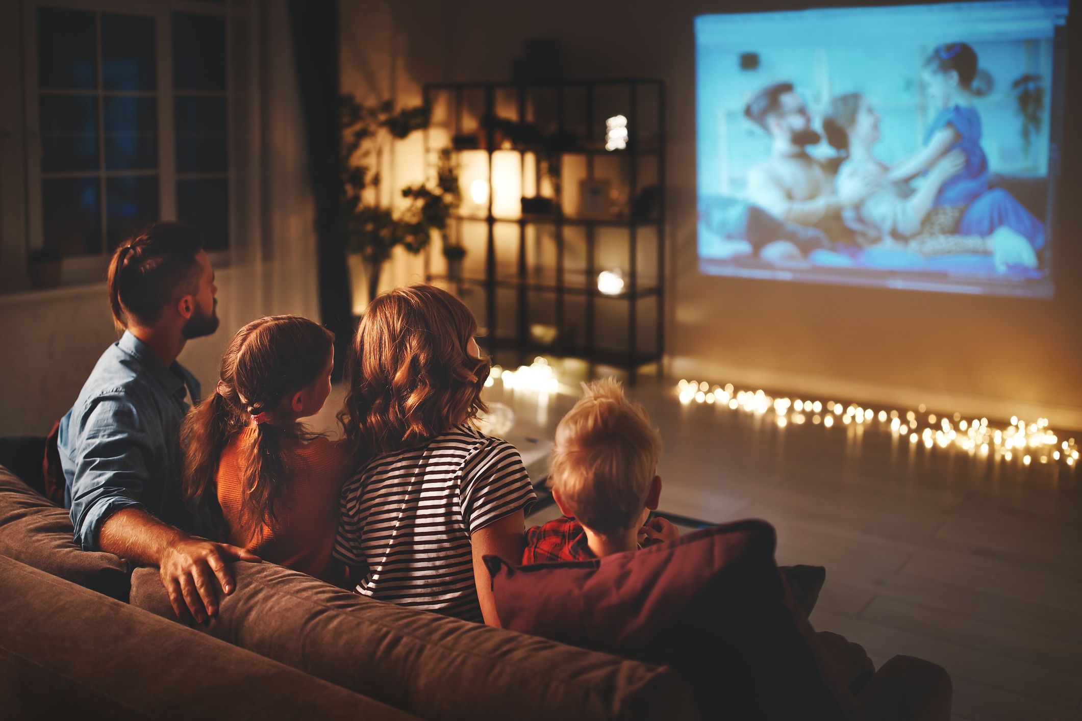 2024年】家庭用プロジェクターおすすめ10選｜映画やゲームを大画面で楽しもう