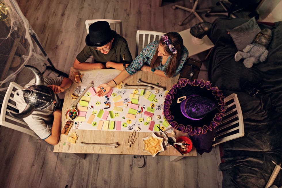 30 Fun Halloween Activities for Entertaining Kids and Adults