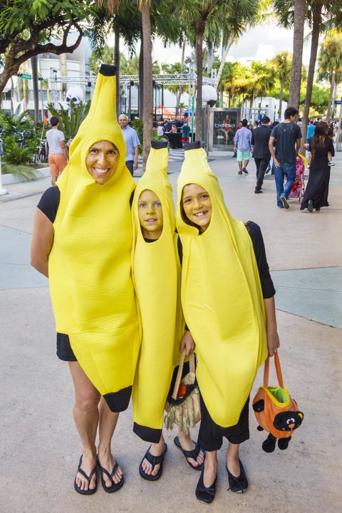 family halloween costumes bananas