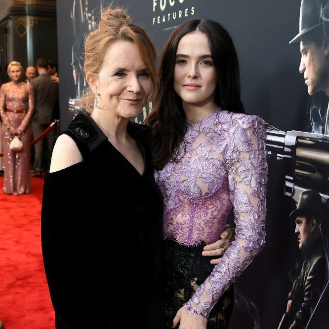 famous mother daughter duos leah thompson and zoey deutch