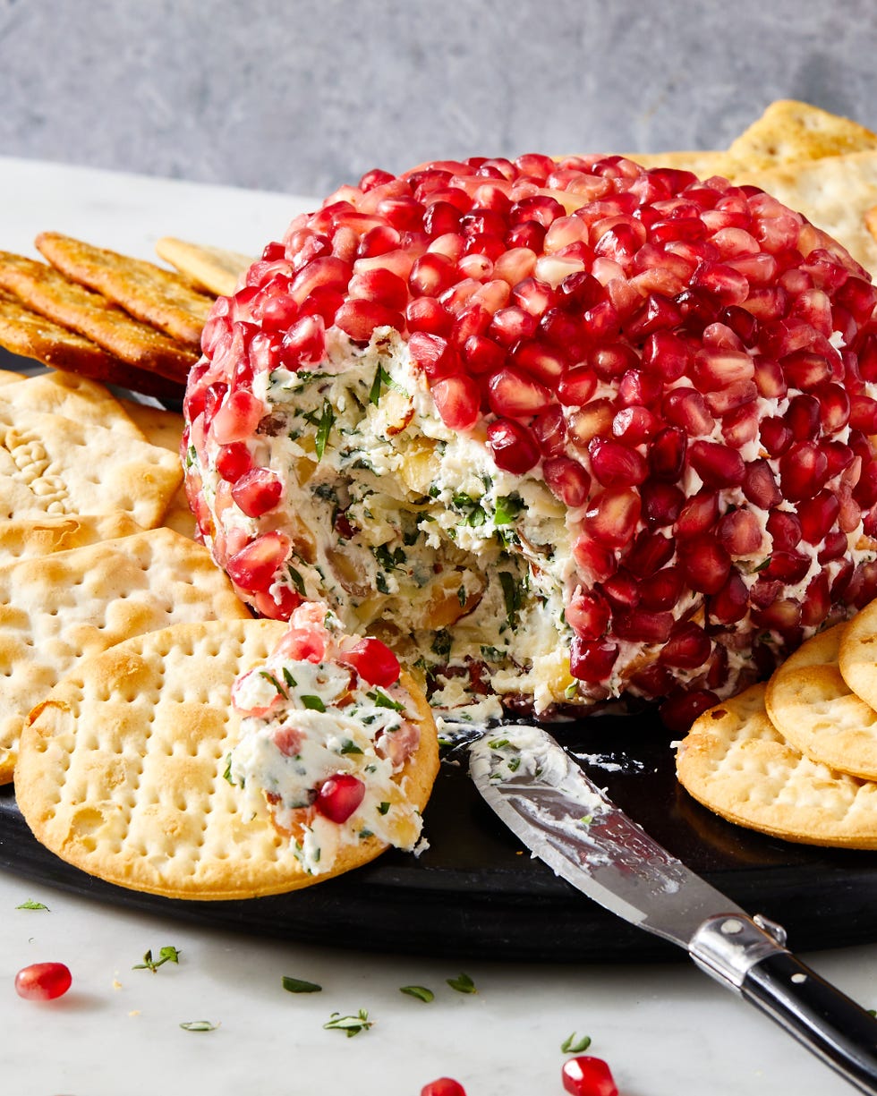 Best Christmas Cheese Ball Recipe - Easy Christmas Cheese Ball