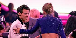 fans are losing it over taylor swift and harry styles awkward grammys reunion