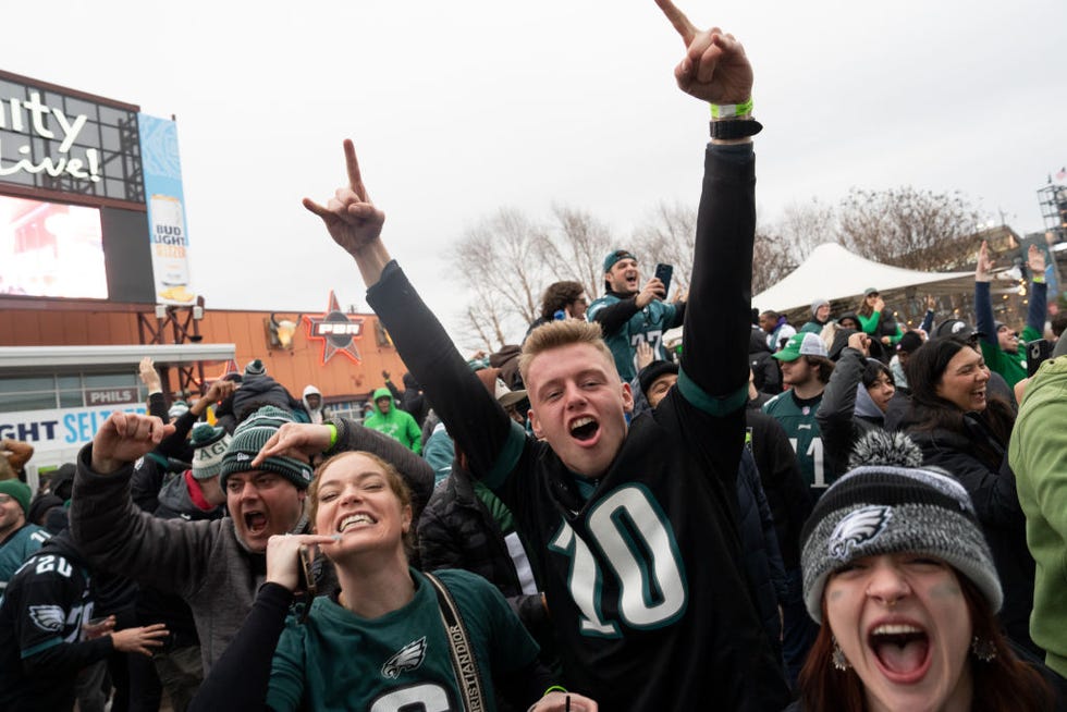 17 Photos Of Eagles Fans Tailgating Like No Other