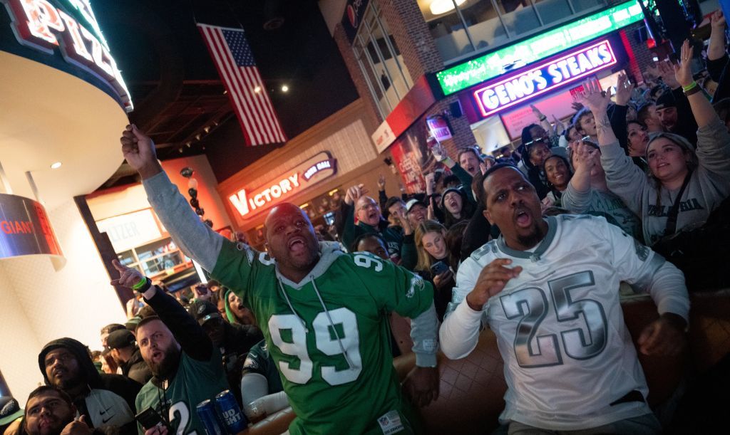 17 Photos Of Eagles Fans Tailgating Like No Other